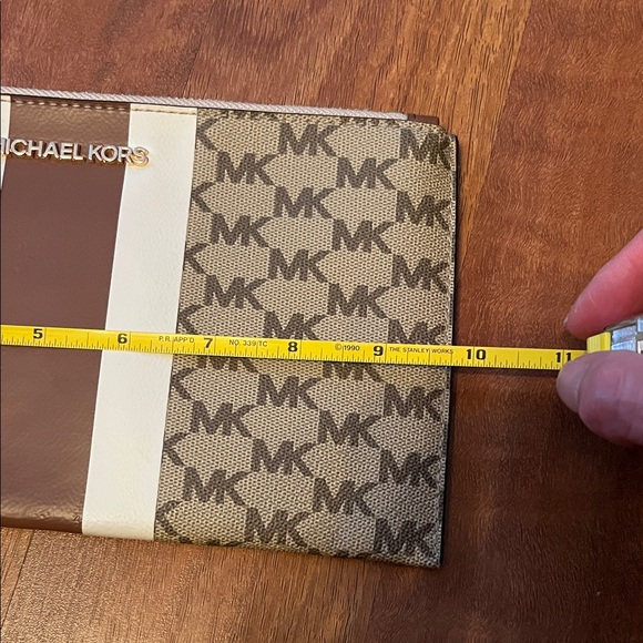 Like new Michael Kors Brown and Cream Monogram Clutch - Picture 15 of 16